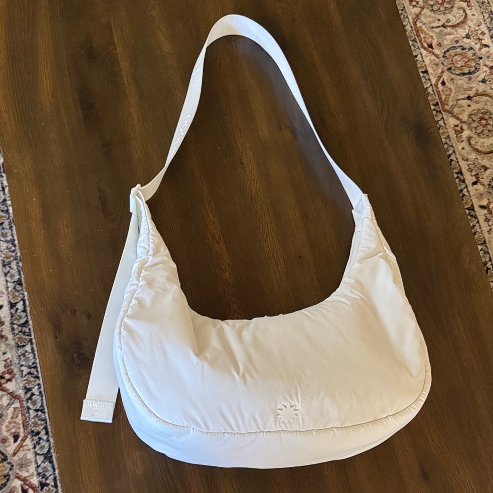 HOUSE OF HARLOW 1960 WHITE NYLON CRESCENT ADJUSTABLE STRAP CROSSBODY BAG